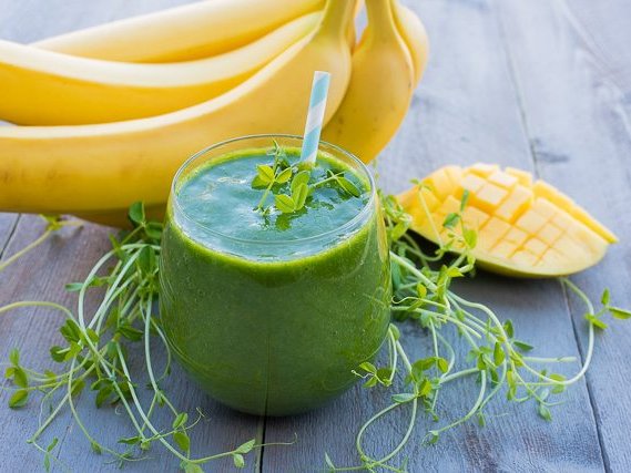 Mango sprout smoothie